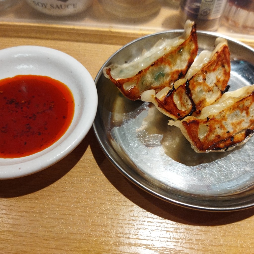 ユーザーが投稿した焼餃子の写真 - 実際訪問したユーザーが直接撮影して投稿した鍛冶町焼鳥立呑み神田屋 神田駅前店の写真