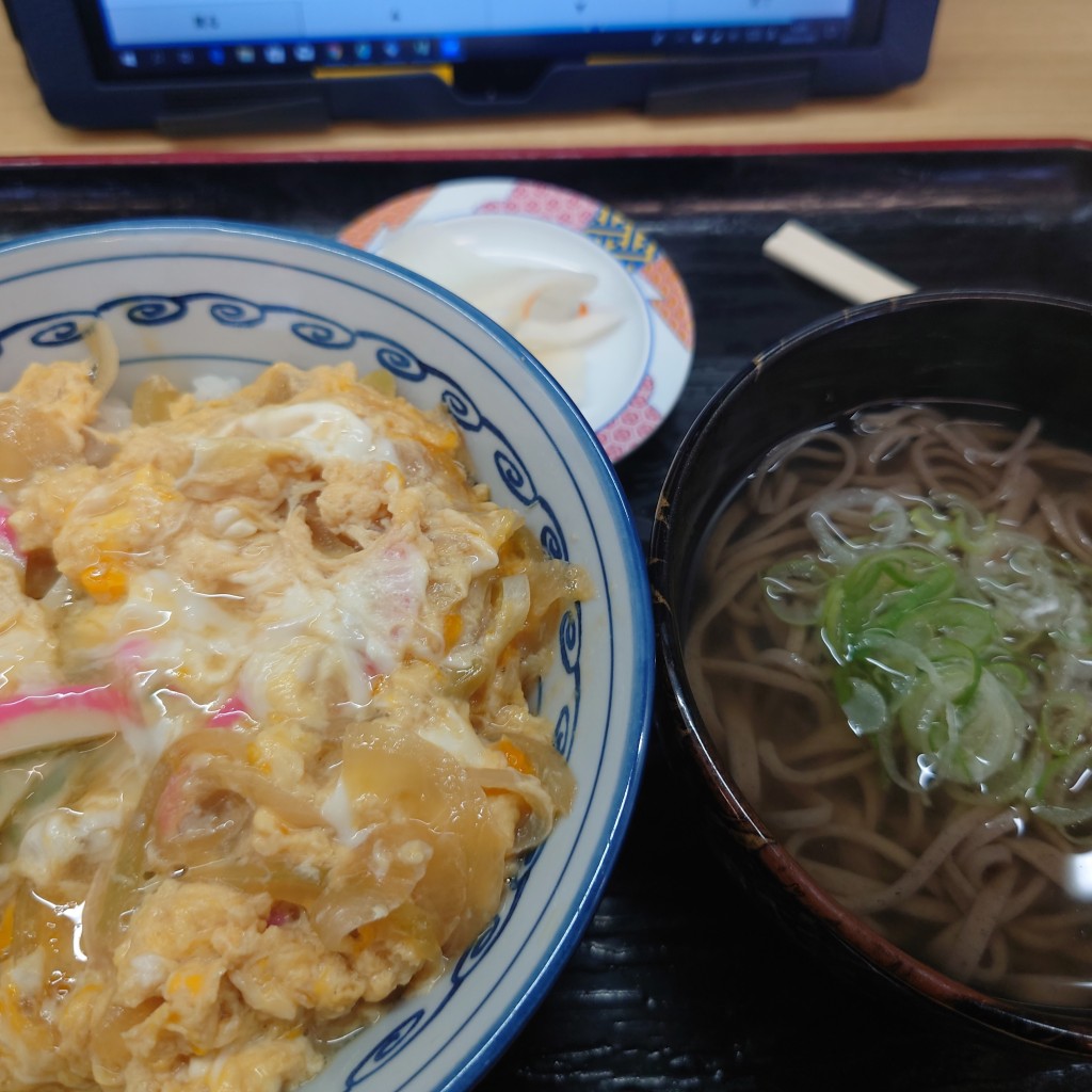 ユーザーが投稿した玉子丼セットの写真 - 実際訪問したユーザーが直接撮影して投稿した近岡町定食屋すしべん 近岡店の写真