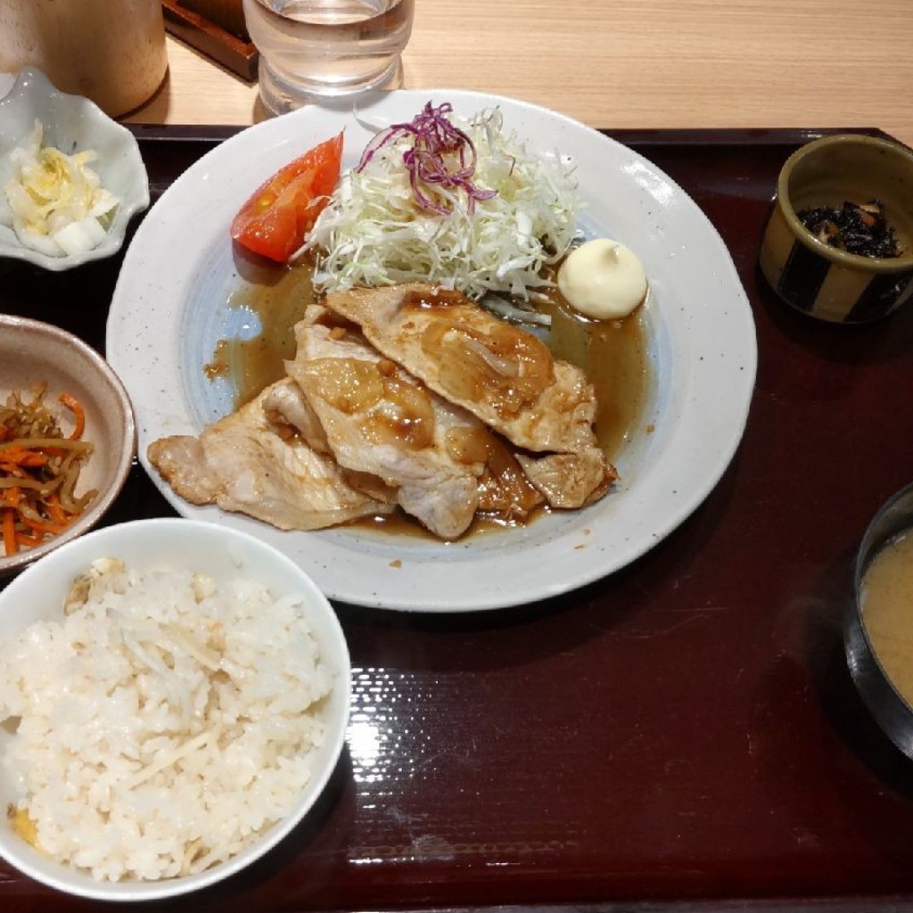 ユーザーが投稿した生姜焼き定食Lunchの写真 - 実際訪問したユーザーが直接撮影して投稿した難波中定食屋寅福 なんばパークス店の写真