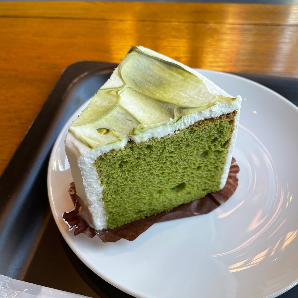 ユーザーが投稿した宇治抹茶シフォンケーキの写真 - 実際訪問したユーザーが直接撮影して投稿した鈴谷カフェスターバックスコーヒー さいたま南与野店の写真
