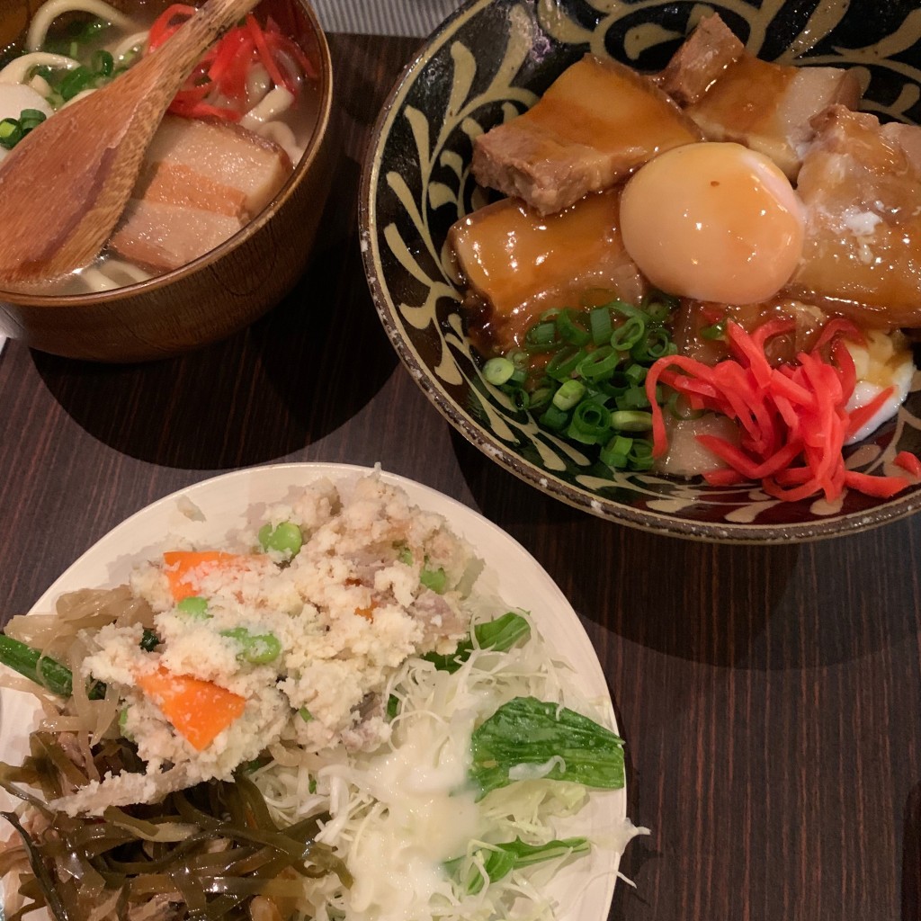 ユーザーが投稿した島ラー油の唐揚げ丼定食の写真 - 実際訪問したユーザーが直接撮影して投稿した南幸沖縄料理ちゅら屋 相鉄ジョイナス店の写真