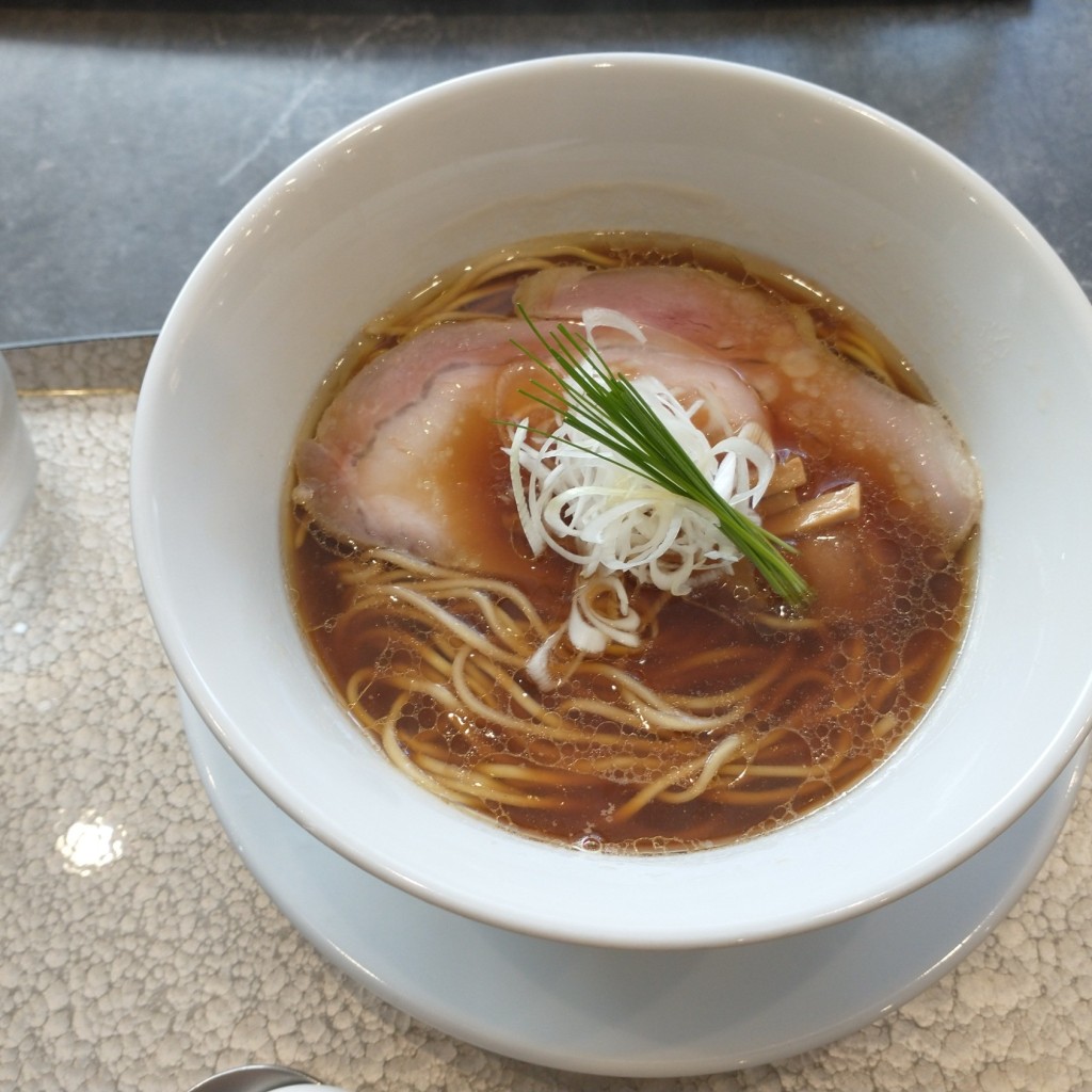 ユーザーが投稿した中華蕎麦 醤油の写真 - 実際訪問したユーザーが直接撮影して投稿した池袋ラーメン専門店宍道湖しじみ中華蕎麦 琥珀 池袋店の写真