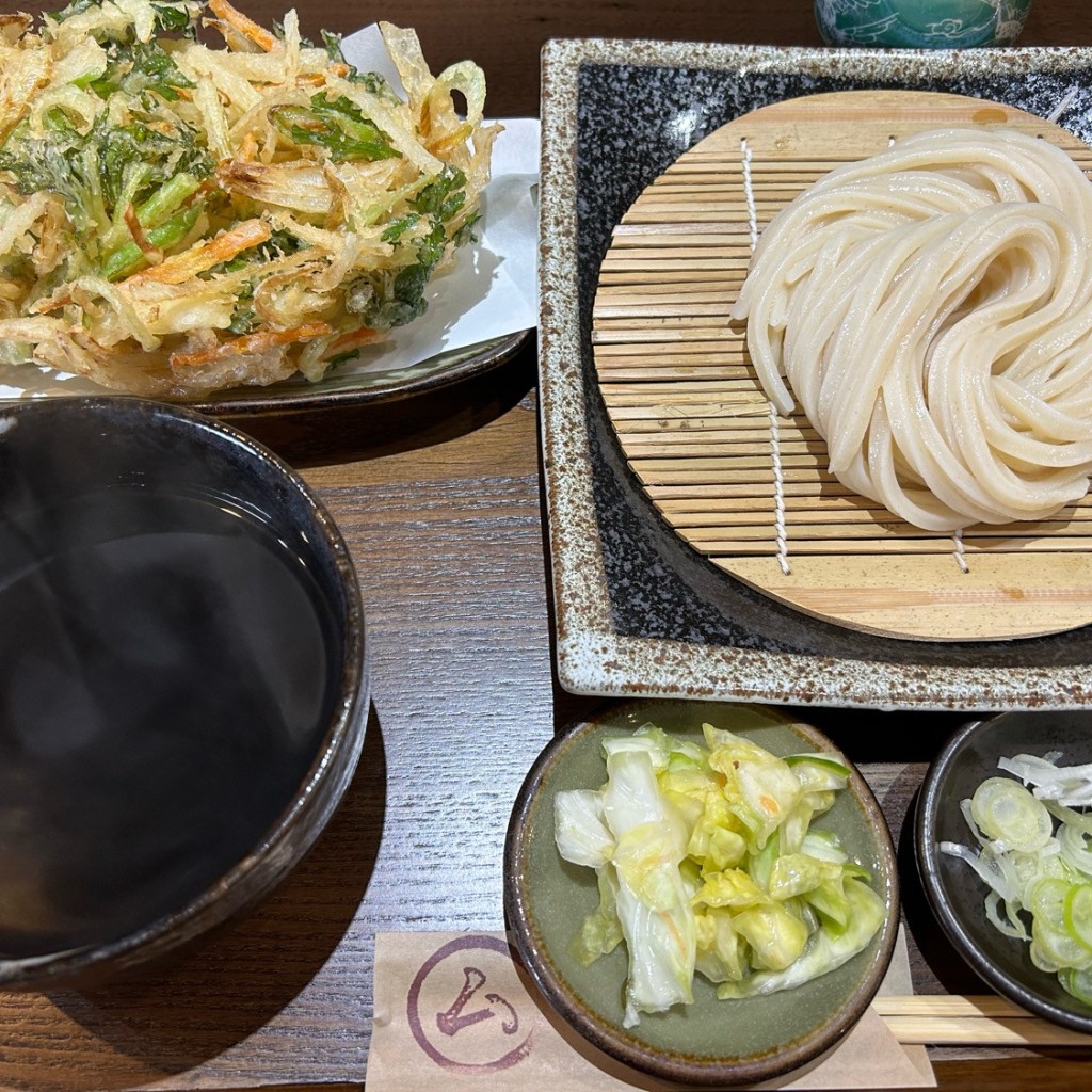 ユーザーが投稿した季節の野菜かきあげ天ぷらつけ汁うどんの写真 - 実際訪問したユーザーが直接撮影して投稿した森下うどんムラノナカ食堂の写真