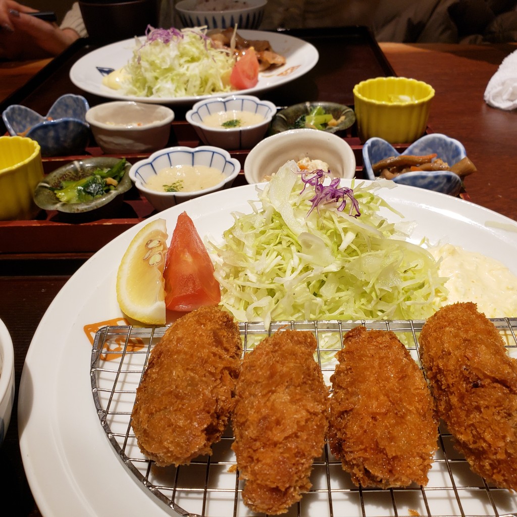 ユーザーが投稿したカキフライ定食の写真 - 実際訪問したユーザーが直接撮影して投稿した西新宿定食屋寅福 ルミネ新宿店の写真