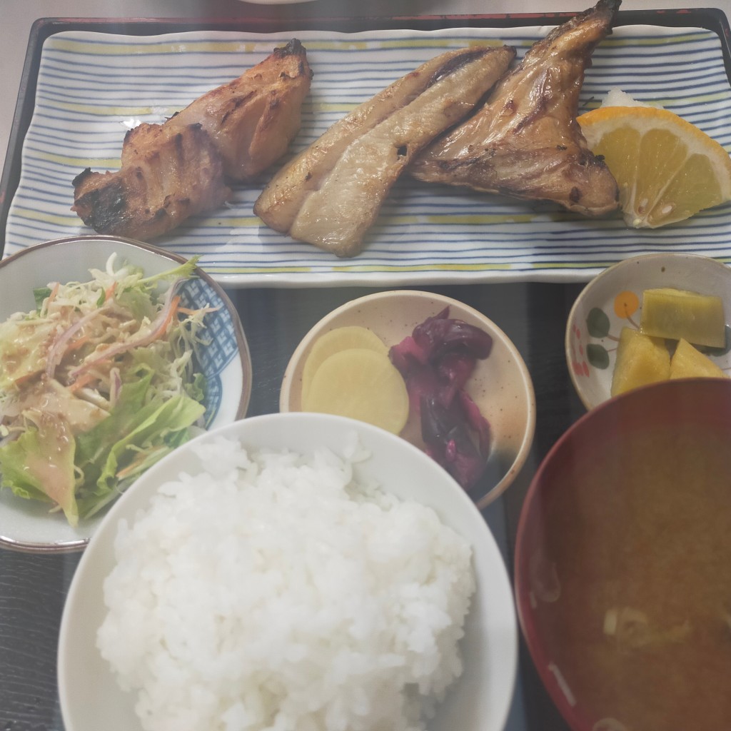 ユーザーが投稿した焼魚定食の写真 - 実際訪問したユーザーが直接撮影して投稿した南下浦町上宮田魚介 / 海鮮料理漁火亭の写真