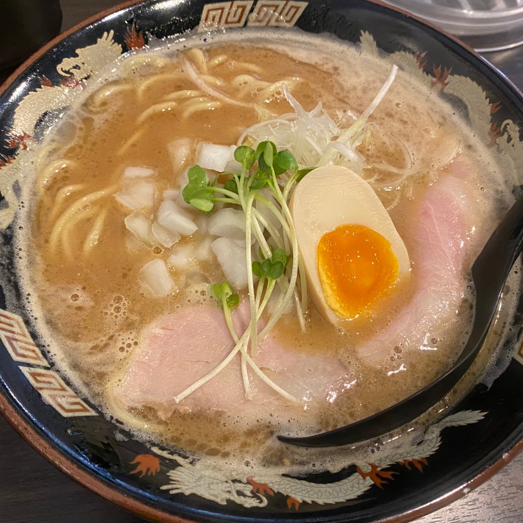 ユーザーが投稿した魚豚骨ラーメンの写真 - 実際訪問したユーザーが直接撮影して投稿した西新宿ラーメン専門店魚と豚と黒三兵の写真