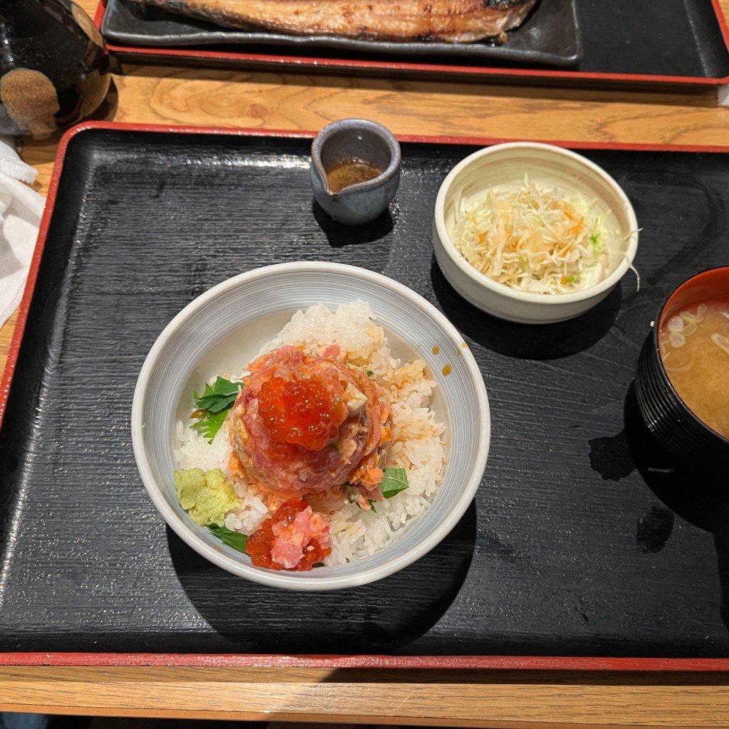 ユーザーが投稿した花まる丼の写真 - 実際訪問したユーザーが直接撮影して投稿した四谷回転寿司一夜干しと海鮮丼 できたて屋 コモレ四谷店の写真