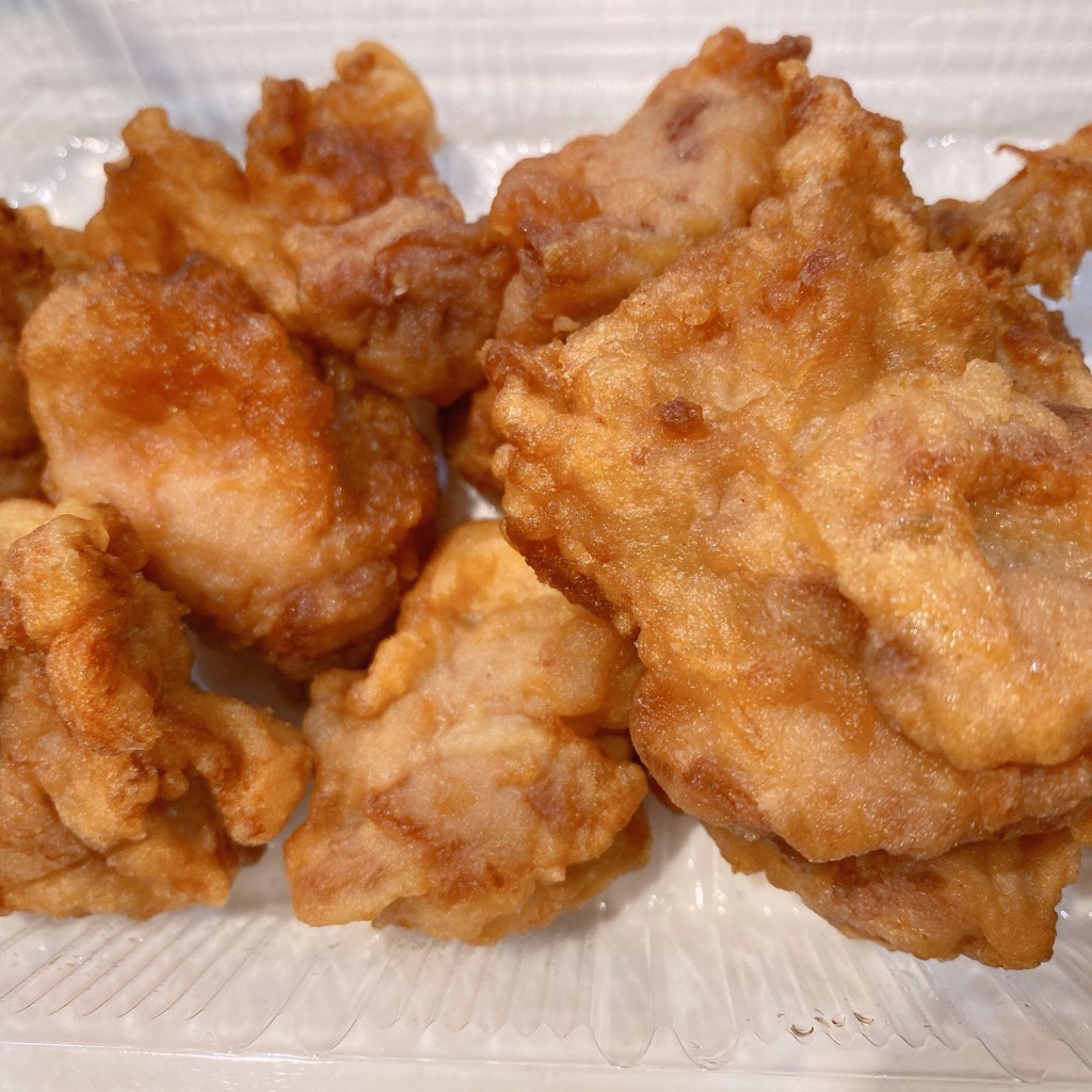 ユーザーが投稿した若鶏もも唐揚の写真 - 実際訪問したユーザーが直接撮影して投稿した泉町鶏料理はまけい 本厚木ミロード店の写真