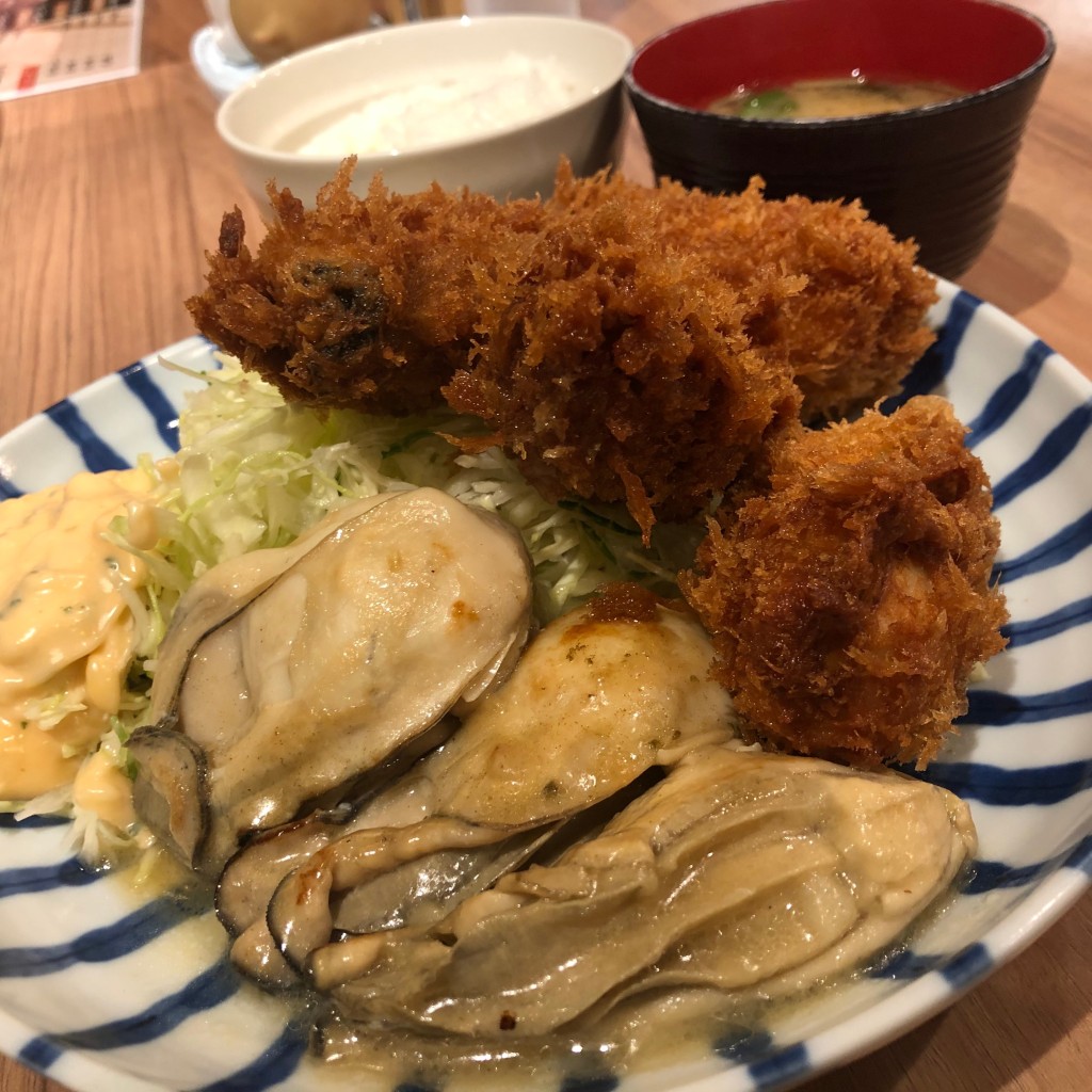 ユーザーが投稿した牡蠣ミックス定食の写真 - 実際訪問したユーザーが直接撮影して投稿した豊洲定食屋とんかつ 小田保の写真