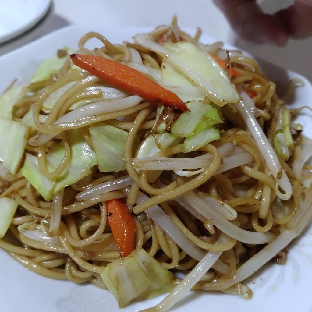 ユーザーが投稿した焼きそばと焼きギョーザの写真 - 実際訪問したユーザーが直接撮影して投稿した門東町餃子江戸久餃子店の写真