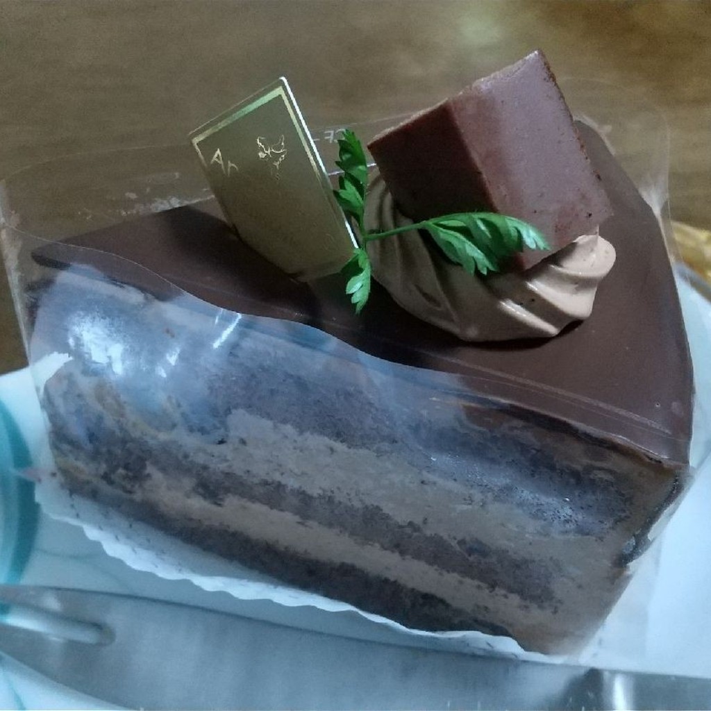 ユーザーが投稿したチョコレートケーキの写真 - 実際訪問したユーザーが直接撮影して投稿した法善寺ケーキアンジュ・ブラン洋菓子店の写真