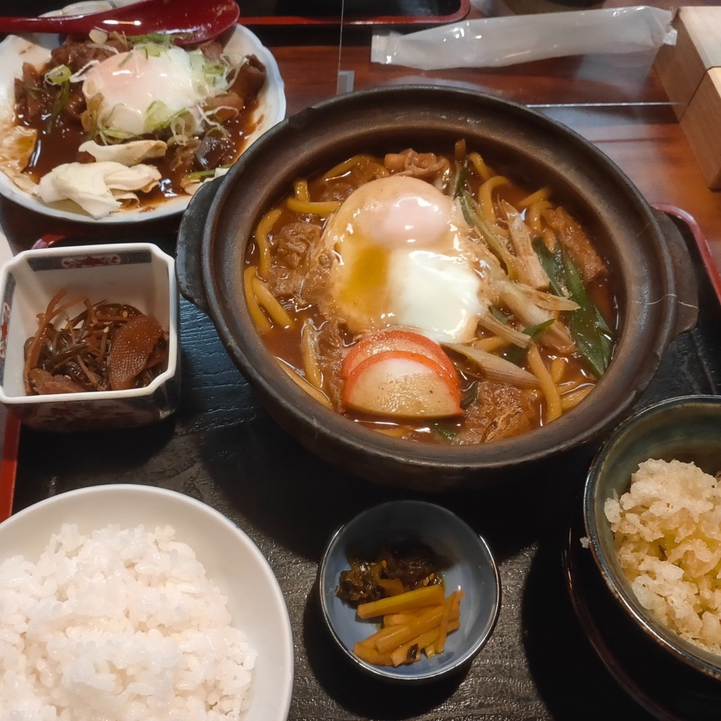 ユーザーが投稿した味噌煮込みうどん定食の写真 - 実際訪問したユーザーが直接撮影して投稿した桜町うどんおかだやの写真