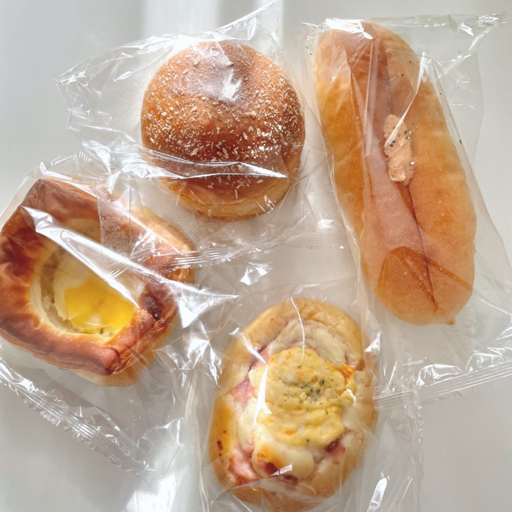 実際訪問したユーザーが直接撮影して投稿した加茂町桑原デザート / ベーカリー高石コーポレーション 車のパン(新)の写真