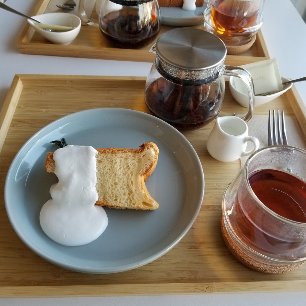 ユーザーが投稿したシフォンケーキ&紅茶の写真 - 実際訪問したユーザーが直接撮影して投稿した美南カフェCafe feuの写真