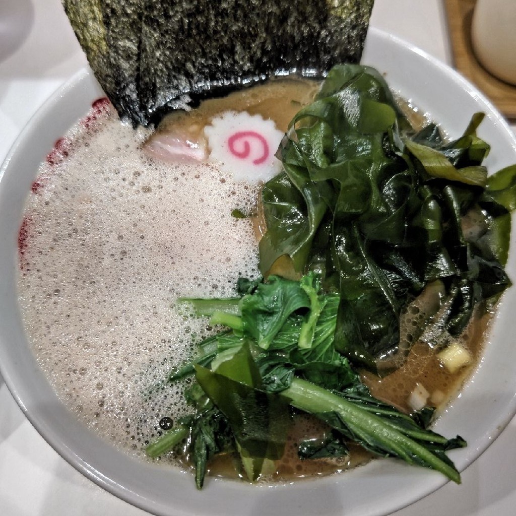 ユーザーが投稿したラーメン、ワカメの写真 - 実際訪問したユーザーが直接撮影して投稿した金町ラーメン専門店ラーメン 三浦家の写真