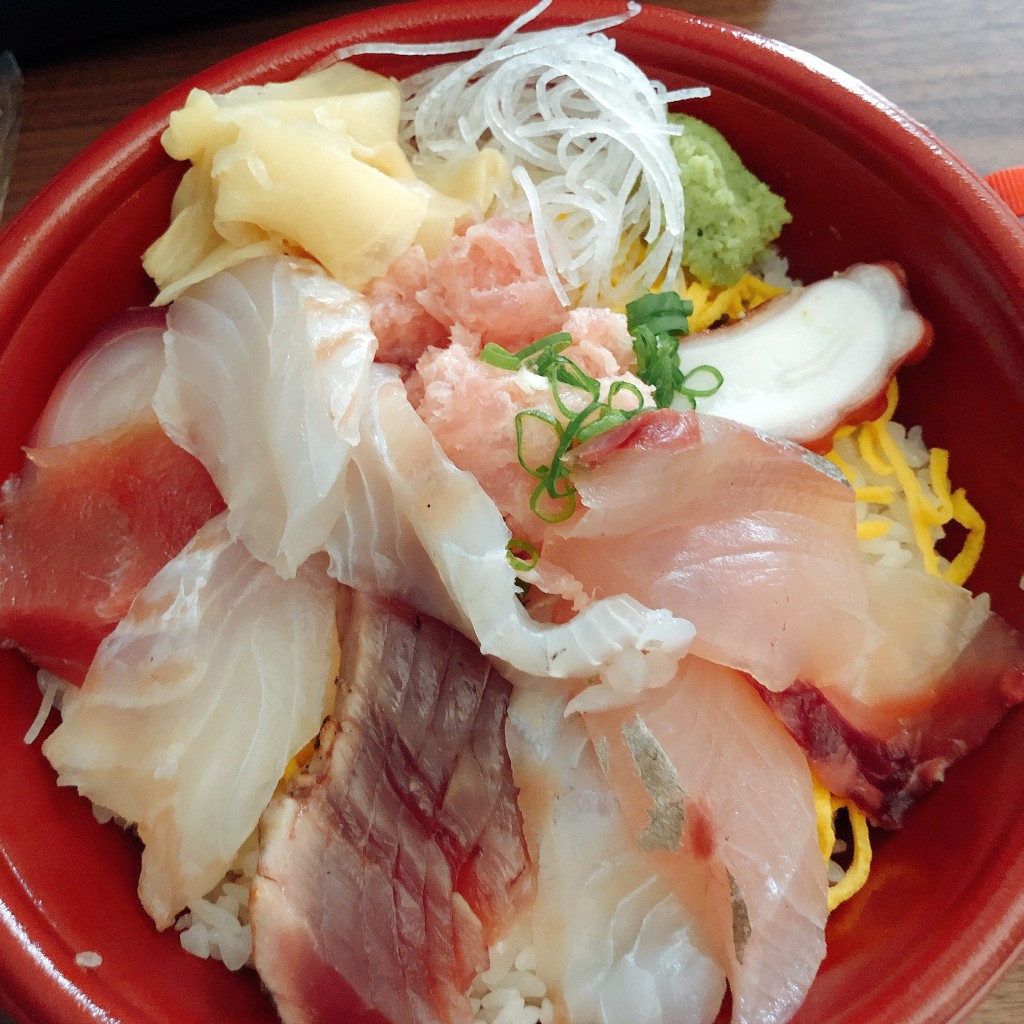 ユーザーが投稿した海鮮特盛り丼の写真 - 実際訪問したユーザーが直接撮影して投稿した東日本橋魚介 / 海鮮料理現代和食 GARDENの写真