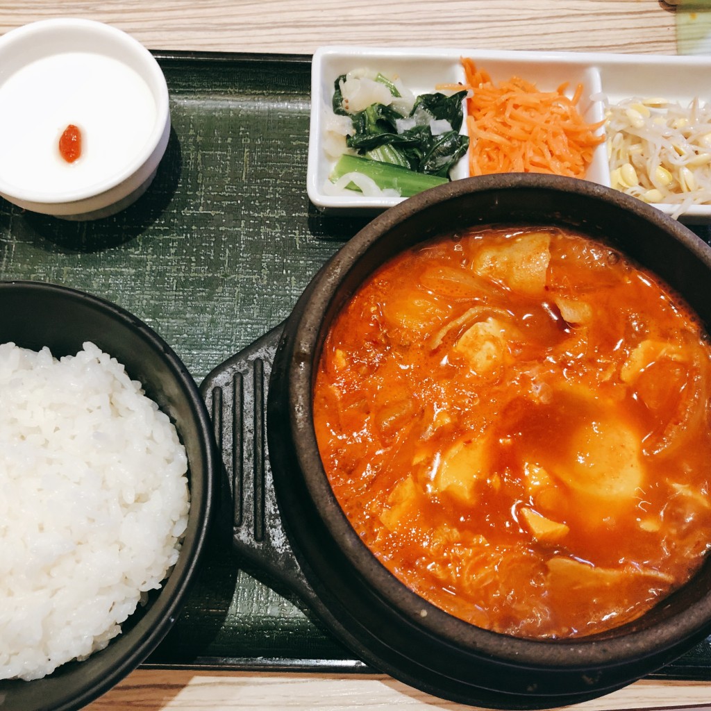 ユーザーが投稿したLunch豚キムチスンドゥブの写真 - 実際訪問したユーザーが直接撮影して投稿したみなとみらい韓国料理東京純豆腐 横浜東急スクエアビル店の写真