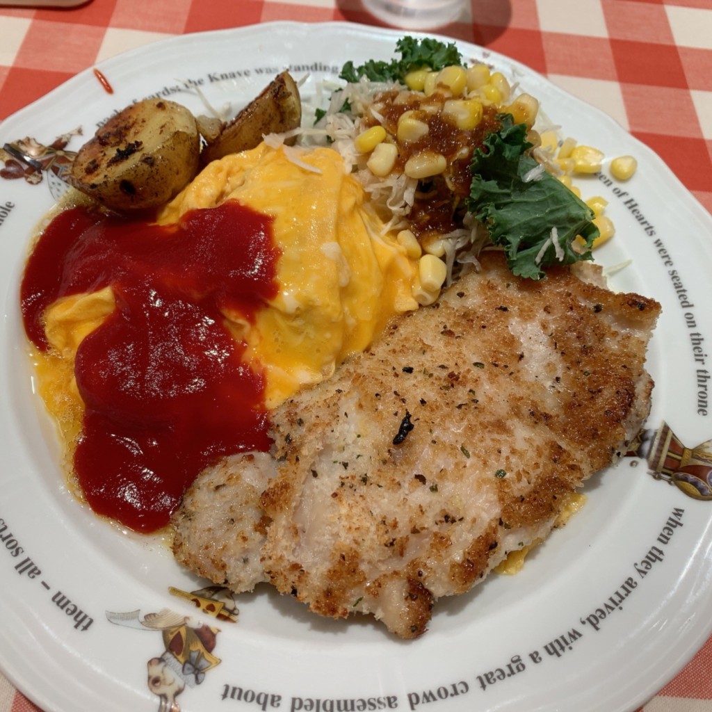 ユーザーが投稿したオムライス&パン粉焼チキンセットの写真 - 実際訪問したユーザーが直接撮影して投稿した鶴見中央洋食ラケル シァル鶴見店の写真