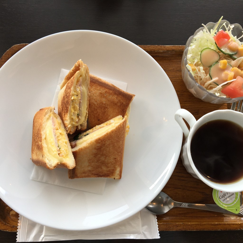 ユーザーが投稿したホットサンドセットの写真 - 実際訪問したユーザーが直接撮影して投稿した西本町喫茶店メルカード エルマール店の写真