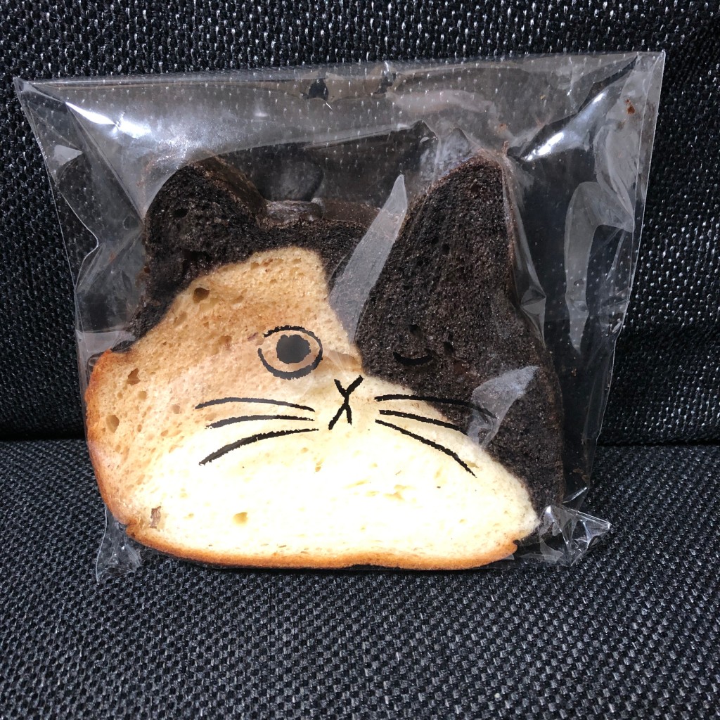 ユーザーが投稿したわ食パン三毛猫の写真 - 実際訪問したユーザーが直接撮影して投稿した庄野羽山ベーカリーHeart Bread ANTIQUE イオンモール鈴鹿店の写真