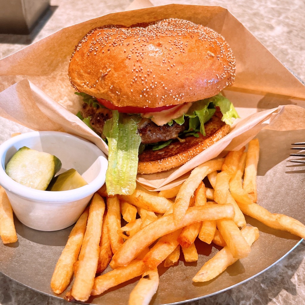 ユーザーが投稿したLunch TAVERN Burgerの写真 - 実際訪問したユーザーが直接撮影して投稿した名駅ダイニングバーThe TOWER TAVERN BAR & GRILLの写真