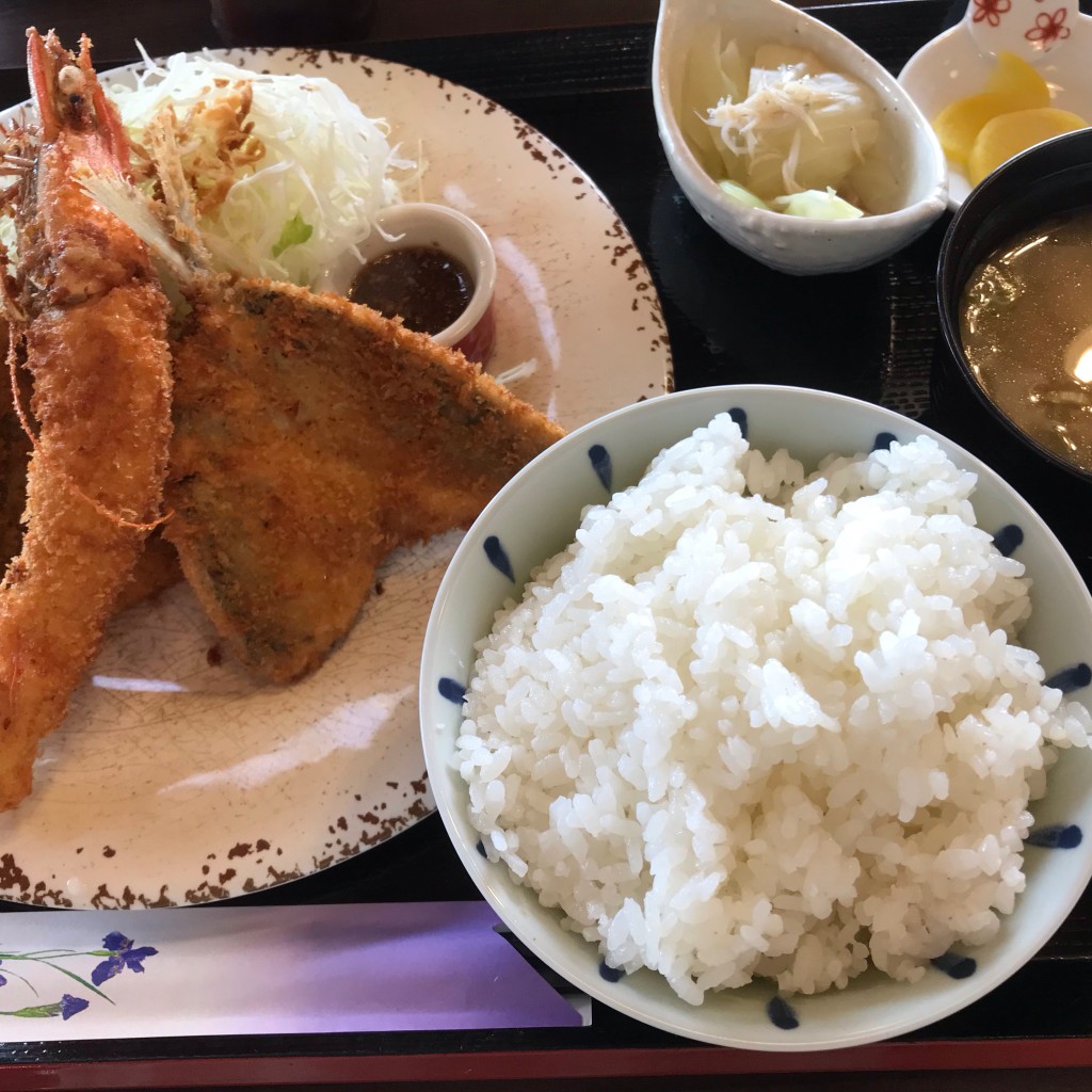 ユーザーが投稿したエビフライアジフライ定食の写真 - 実際訪問したユーザーが直接撮影して投稿した長井魚介 / 海鮮料理海花の写真