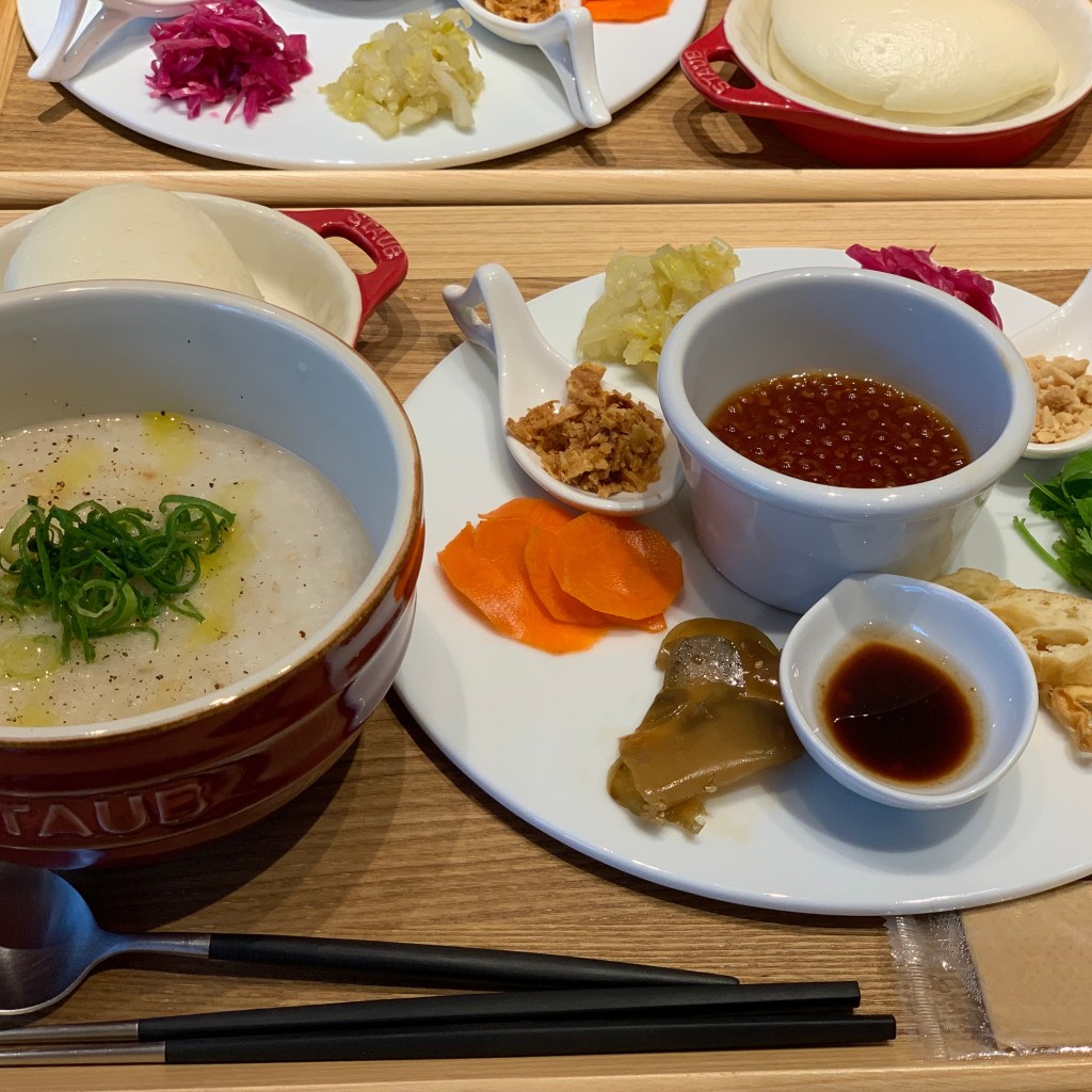 ユーザーが投稿した黄金出汁いくら粥の写真 - 実際訪問したユーザーが直接撮影して投稿した広尾中華料理広尾カフェ TOKYO&リーシャン粥の写真
