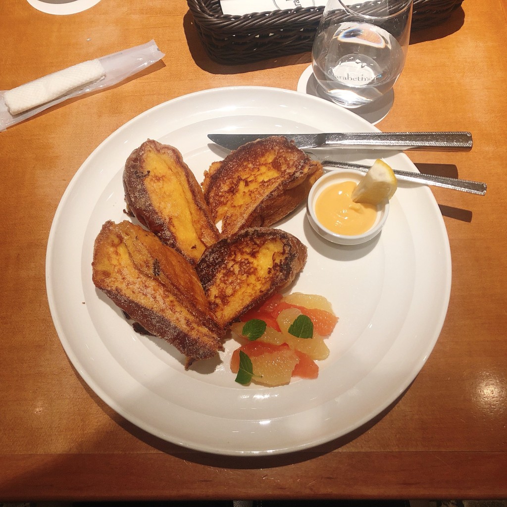 ユーザーが投稿したチュロフレンチトーストの写真 - 実際訪問したユーザーが直接撮影して投稿した新宿カフェサラベス ルミネ新宿店の写真