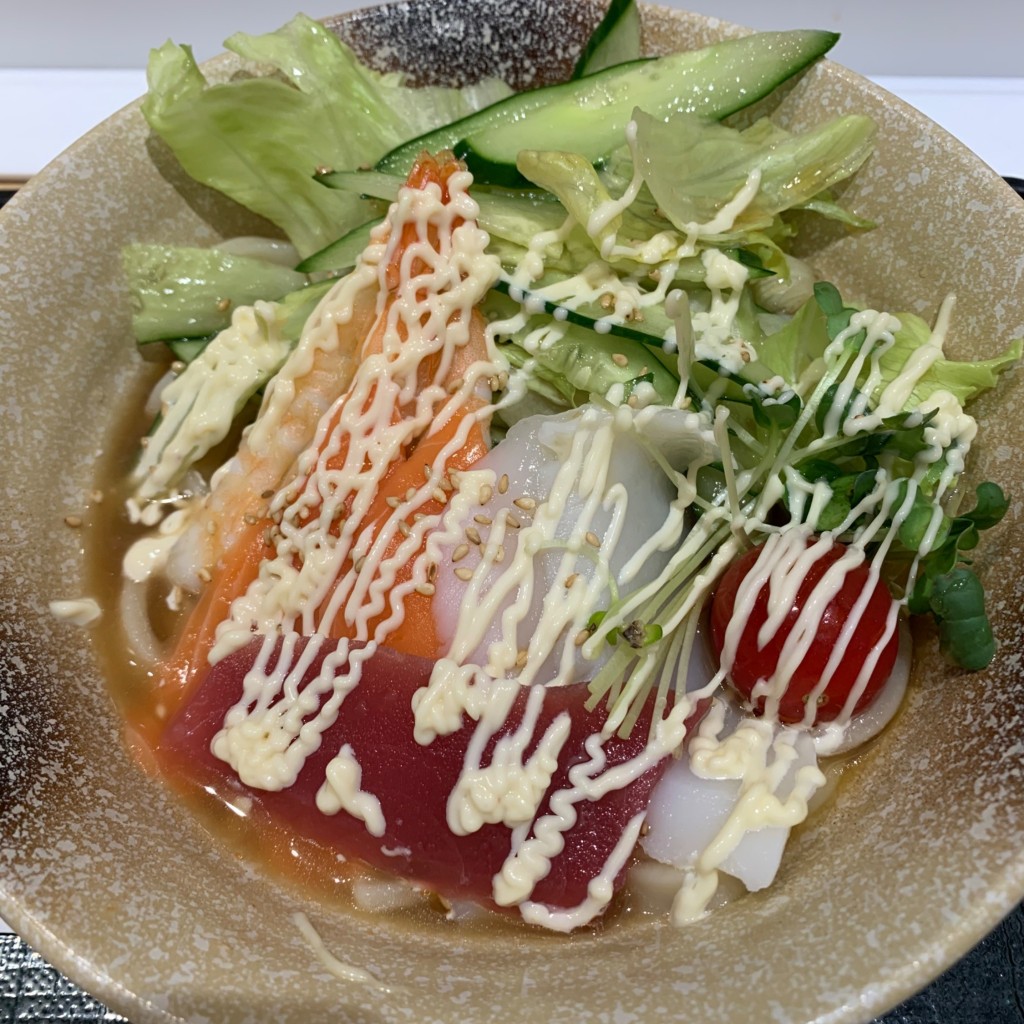 ユーザーが投稿した海鮮サラダうどんの写真 - 実際訪問したユーザーが直接撮影して投稿した大谷南回転寿司定食屋がってん かながわの肴の写真