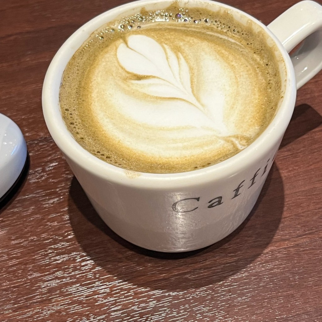 ユーザーが投稿したほうじ茶ラテ ホットの写真 - 実際訪問したユーザーが直接撮影して投稿した新宿カフェCafficeの写真