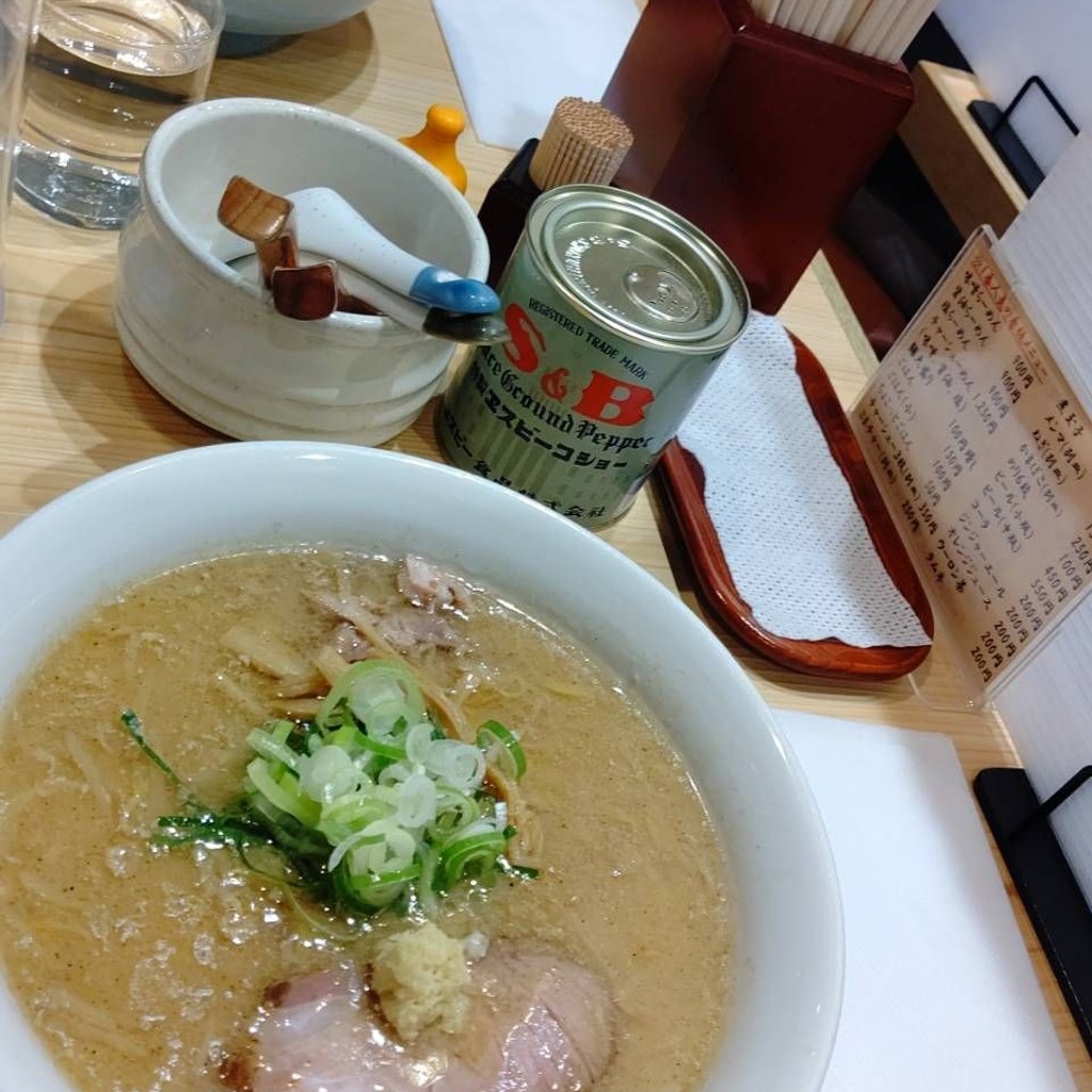 おんせんトラベラーさんが投稿した山吹町ラーメン専門店のお店三ん寅/サントラの写真