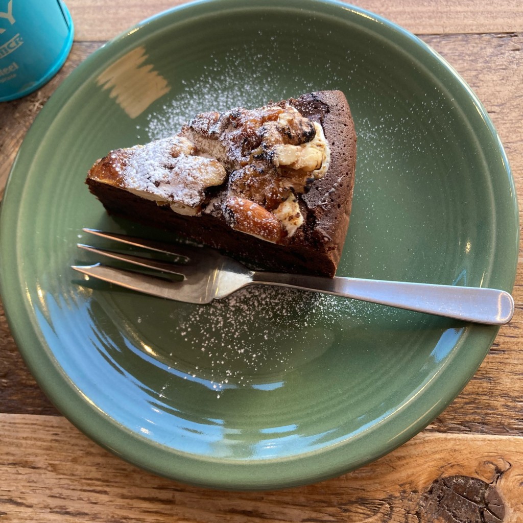 ユーザーが投稿したナッツスモアチョコレートケーキの写真 - 実際訪問したユーザーが直接撮影して投稿した中央カフェTHE MOST COFFEEの写真
