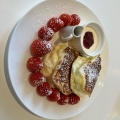 いちご Izu Strawberry Pancake - 実際訪問したユーザーが直接撮影して投稿した三丁目カフェPerry Berryの写真のメニュー情報