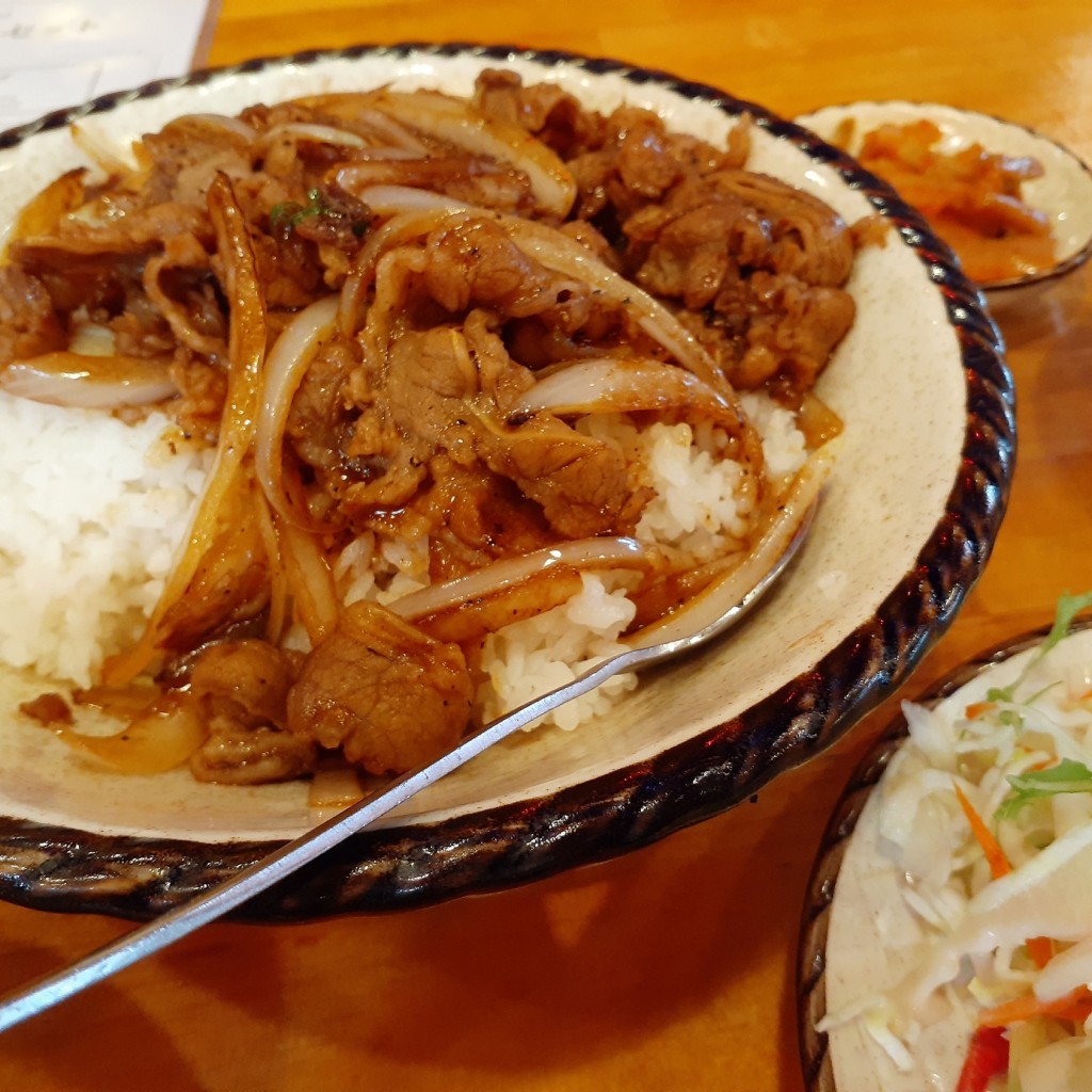 ユーザーが投稿した牛肉黒胡椒かけごはんの写真 - 実際訪問したユーザーが直接撮影して投稿した新宿中華料理中国茶房8 新宿店の写真