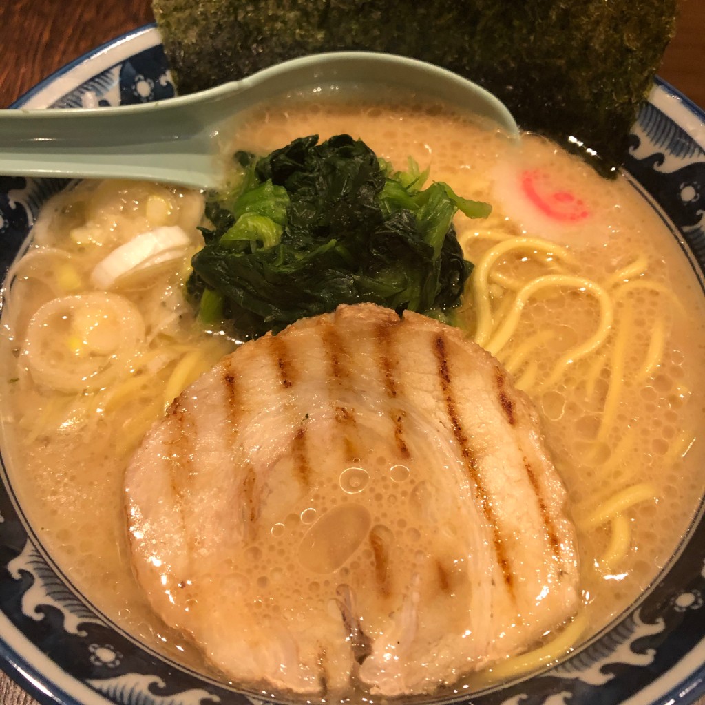 ユーザーが投稿した濃厚豚骨ラーメン  醤油の写真 - 実際訪問したユーザーが直接撮影して投稿した南小岩ラーメン / つけ麺麺屋 武士道 本店の写真