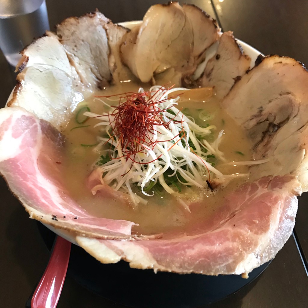 あまちゃんさんが投稿した伊勢田町ラーメン / つけ麺のお店鶏豚骨ラーメン 麺屋かがりの写真