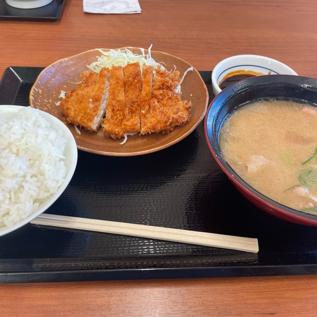 ユーザーが投稿したとん汁定食(ロースカツ)の写真 - 実際訪問したユーザーが直接撮影して投稿した神明町とんかつかつや 愛知高浜店の写真