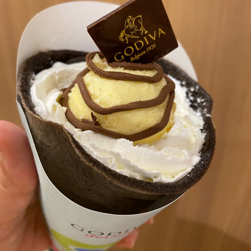 ユーザーが投稿したクレープ チョコレートレモンアイスクリームの写真 - 実際訪問したユーザーが直接撮影して投稿した那珂チョコレートゴディバ デザート ららぽーと福岡の写真