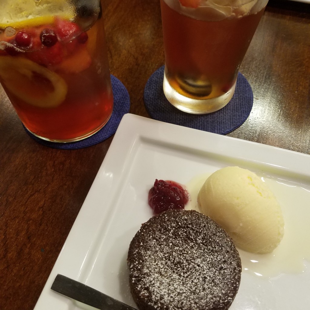 ユーザーが投稿した3種のベリーのフルーツティーの写真 - 実際訪問したユーザーが直接撮影して投稿した歌舞伎町カフェオスロコーヒー 新宿サブナード店の写真