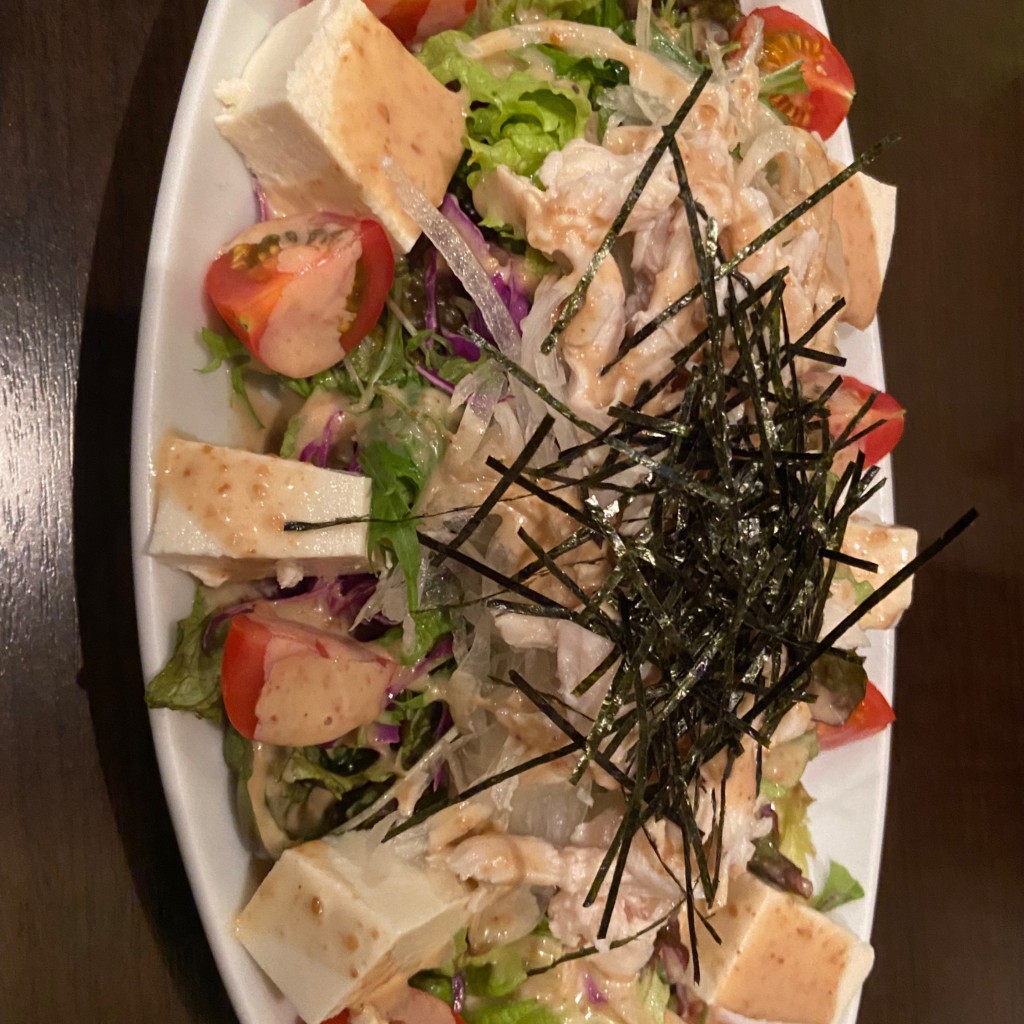 ユーザーが投稿した蒸し鶏と豆腐のサラダの写真 - 実際訪問したユーザーが直接撮影して投稿した博多駅南居酒屋焼鳥ダイニング HACHIKINの写真
