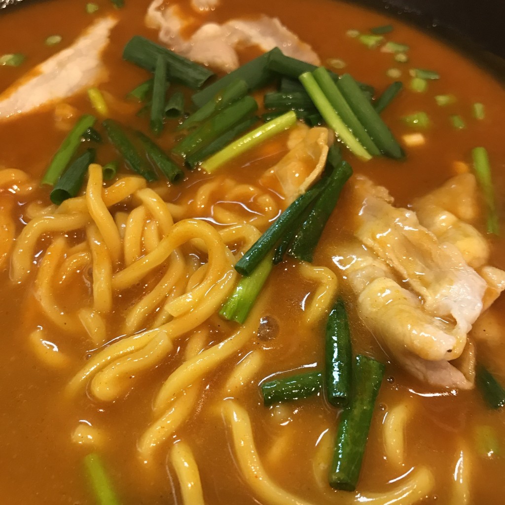 ユーザーが投稿した赤いかれー麺(激辛)の写真 - 実際訪問したユーザーが直接撮影して投稿した本町ラーメン / つけ麺かれー麺実之和 武蔵小金井店の写真