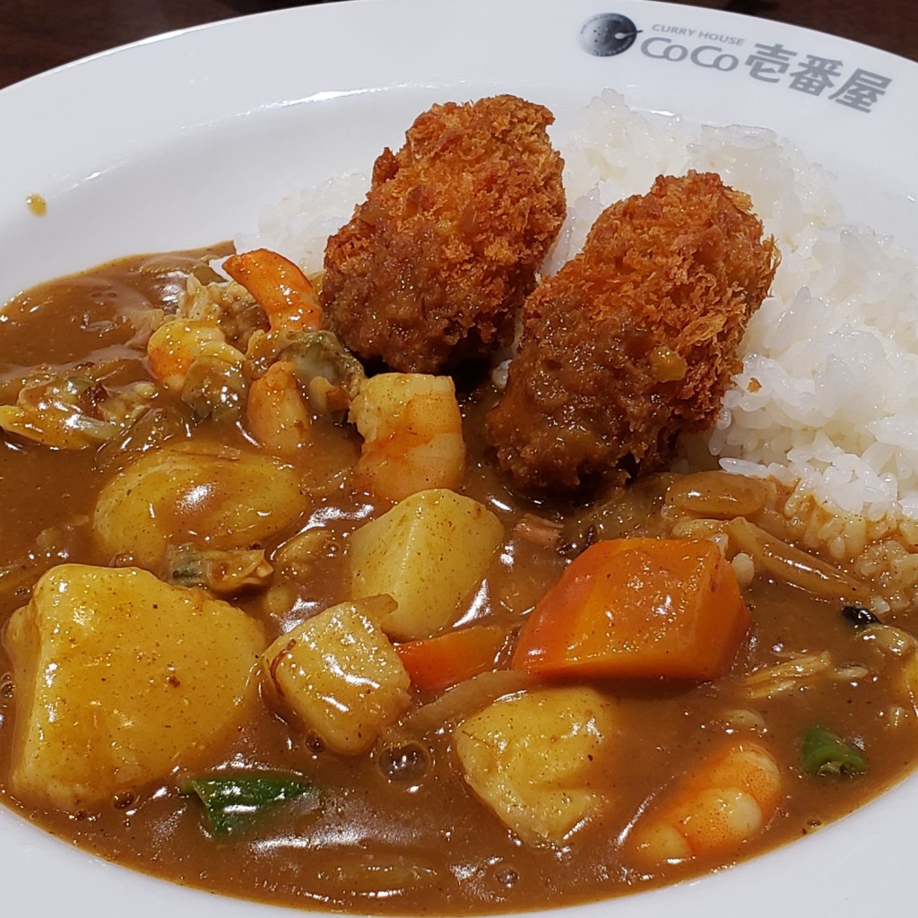 ユーザーが投稿したえびあさりカレー、野菜トッピング、カキフライの写真 - 実際訪問したユーザーが直接撮影して投稿した滝野川カレーカレーハウス CoCo壱番屋 JR板橋駅東口店の写真