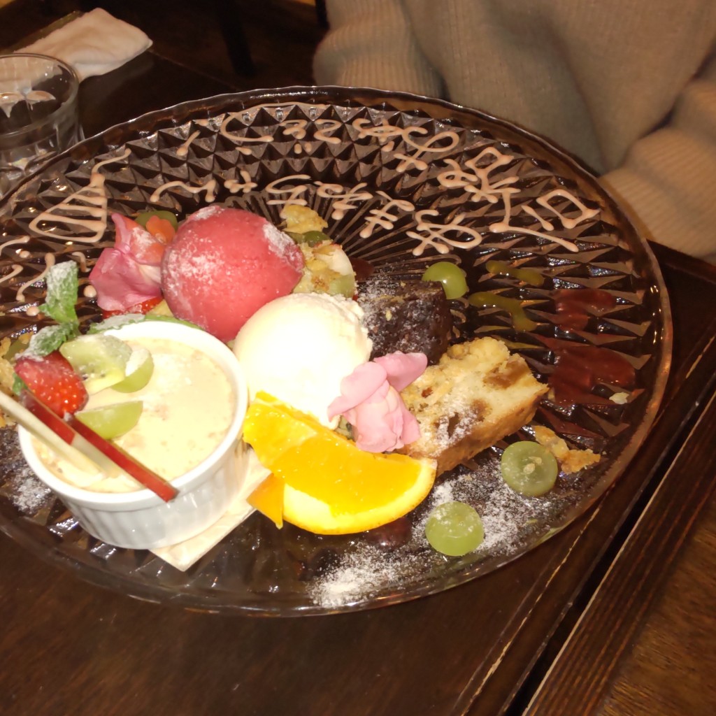 ユーザーが投稿したデザート盛り合わせの写真 - 実際訪問したユーザーが直接撮影して投稿した斎藤町フレンチイカリヤ食堂の写真