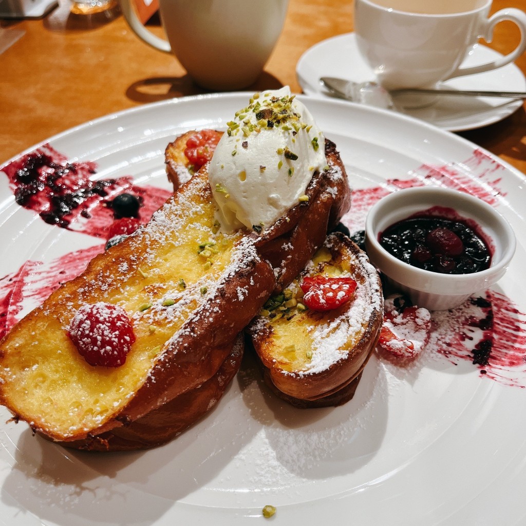 ユーザーが投稿したCaramel Sand French Toastの写真 - 実際訪問したユーザーが直接撮影して投稿した新宿カフェサラベス ルミネ新宿店の写真