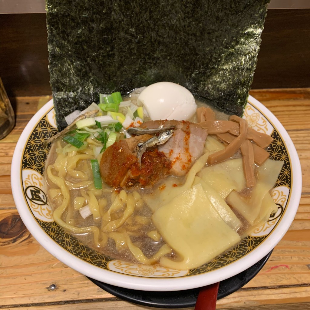 sobaniku-kさんが投稿した歌舞伎町ラーメン / つけ麺のお店すごい煮干ラーメン凪 新宿ゴールデン街 本館/スゴイニボシラーメンナギ シンジュクゴールデンガイ ホンカンの写真