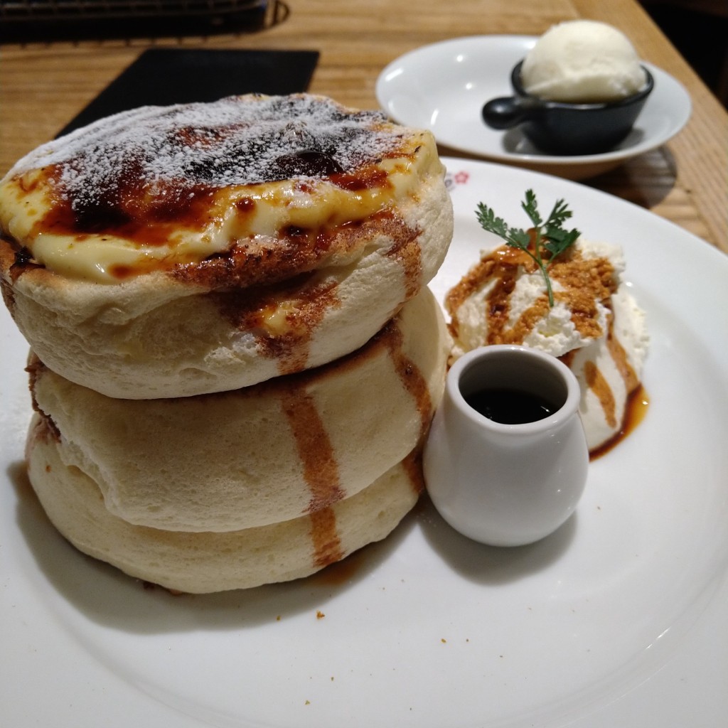 ユーザーが投稿したブリュレパンケーキの写真 - 実際訪問したユーザーが直接撮影して投稿した渋谷カフェHawaiian Cafe & Restaurant Merengue 渋谷店の写真
