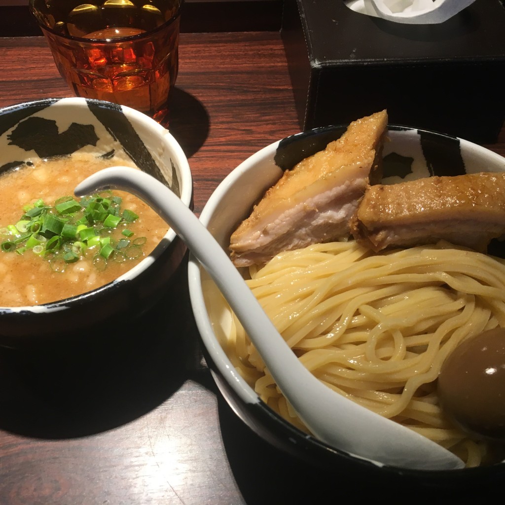 なっちゃんぐるめさんが投稿した上野ラーメン専門店のお店麺屋武蔵 武骨/メンヤムサシ ブコツの写真