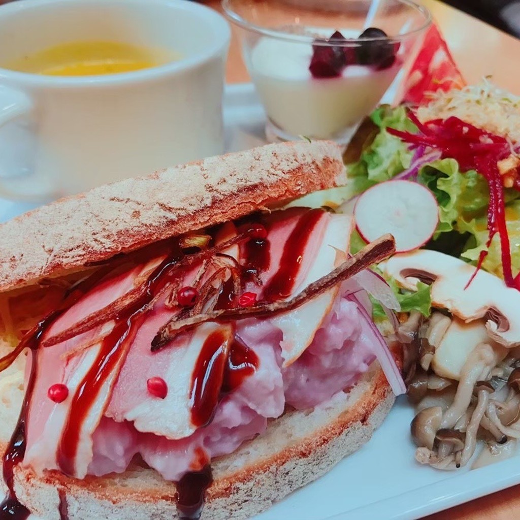 ろんすけおさんが投稿した上野公園カフェのお店EVERYONEs CAFE/エブリワンズ カフェの写真