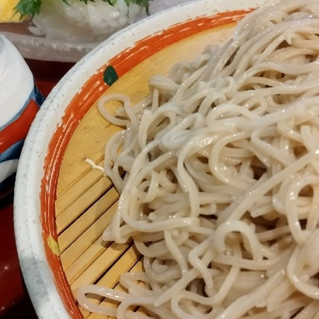 ユーザーが投稿した梅トロ蕎麦  おお盛りの写真 - 実際訪問したユーザーが直接撮影して投稿した羽衣町そば以知川の写真