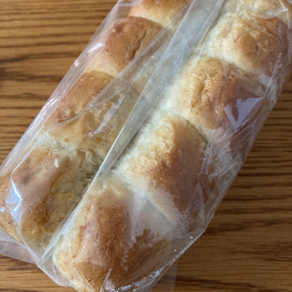 ユーザーが投稿したじゃが芋生地の食パンの写真 - 実際訪問したユーザーが直接撮影して投稿した俵屋町ベーカリーベーカリー ウキの写真